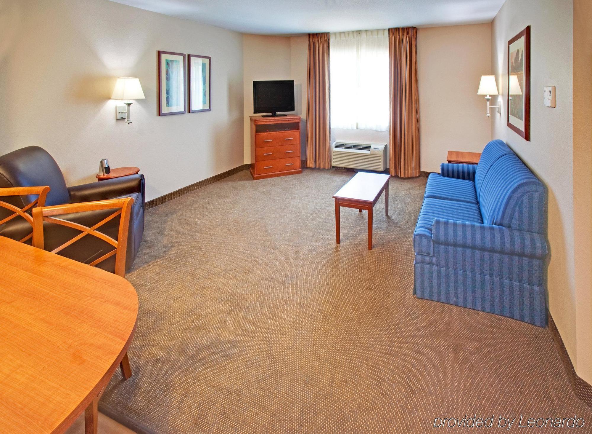 Candlewood Suites Bellevue Room photo